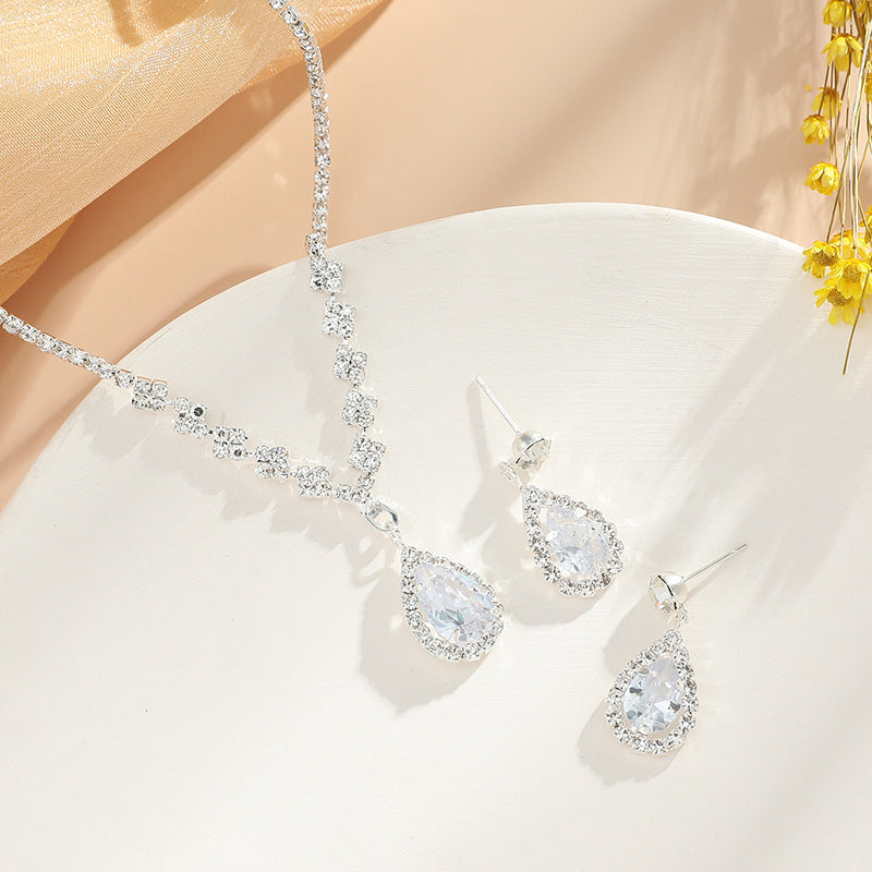 Luxurious Crystals Necklace And Earrings