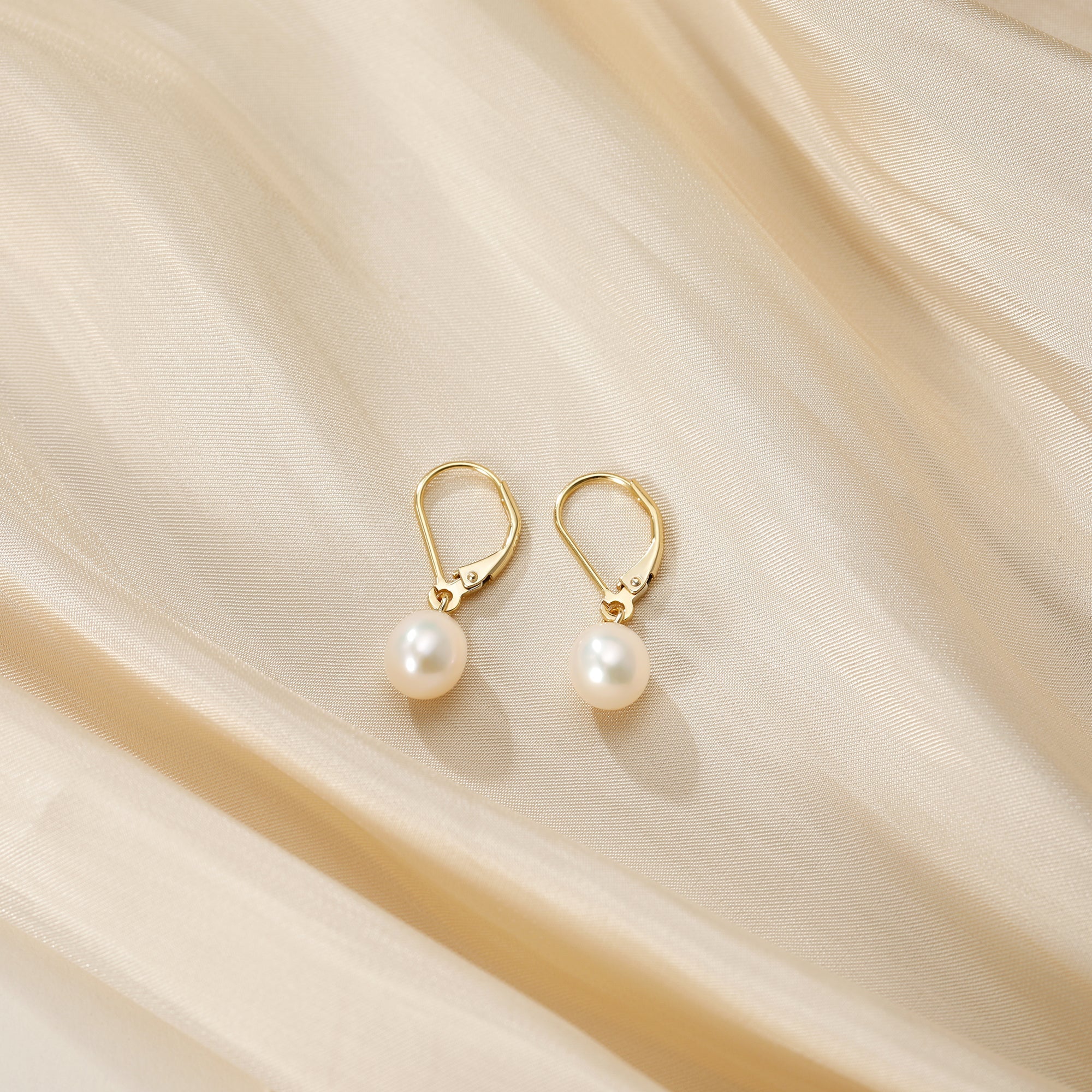 Pearl Gold Dangle Earrings