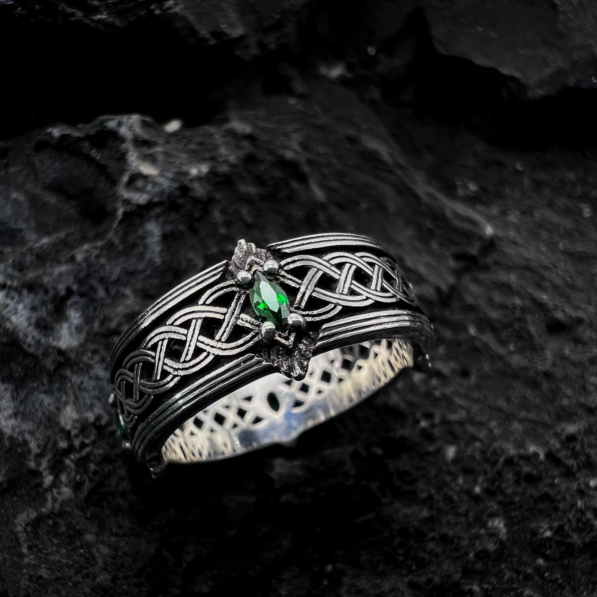 Handcrafted Silver Green Celtic Ring
