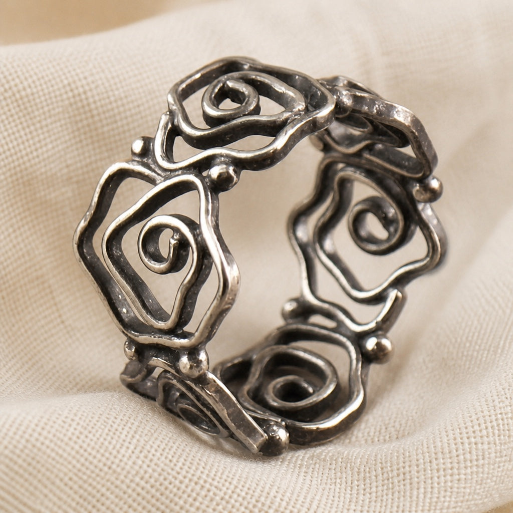 Timeless Vintage Wanderlust Ring