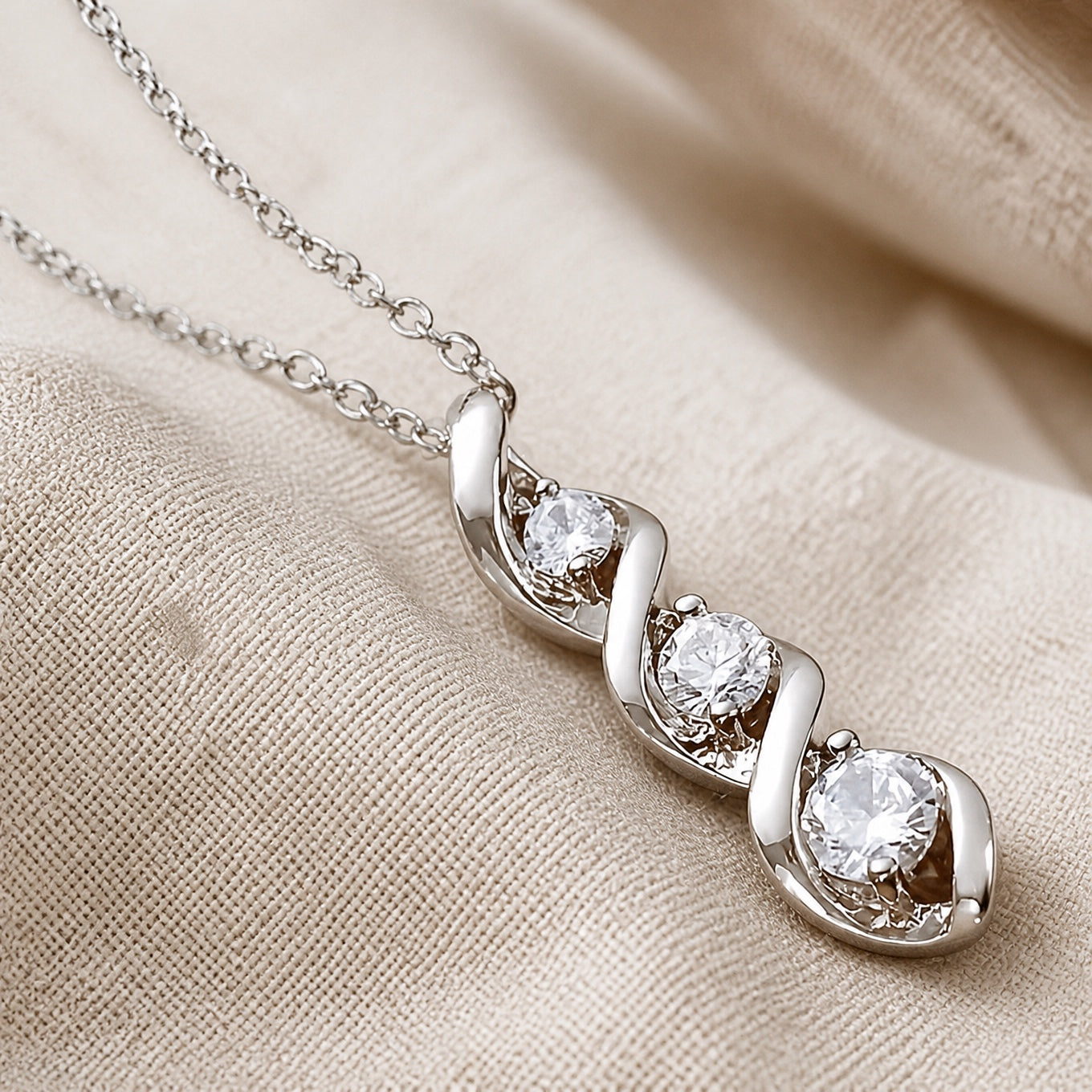 Exquisite Spiral Pendant Necklace