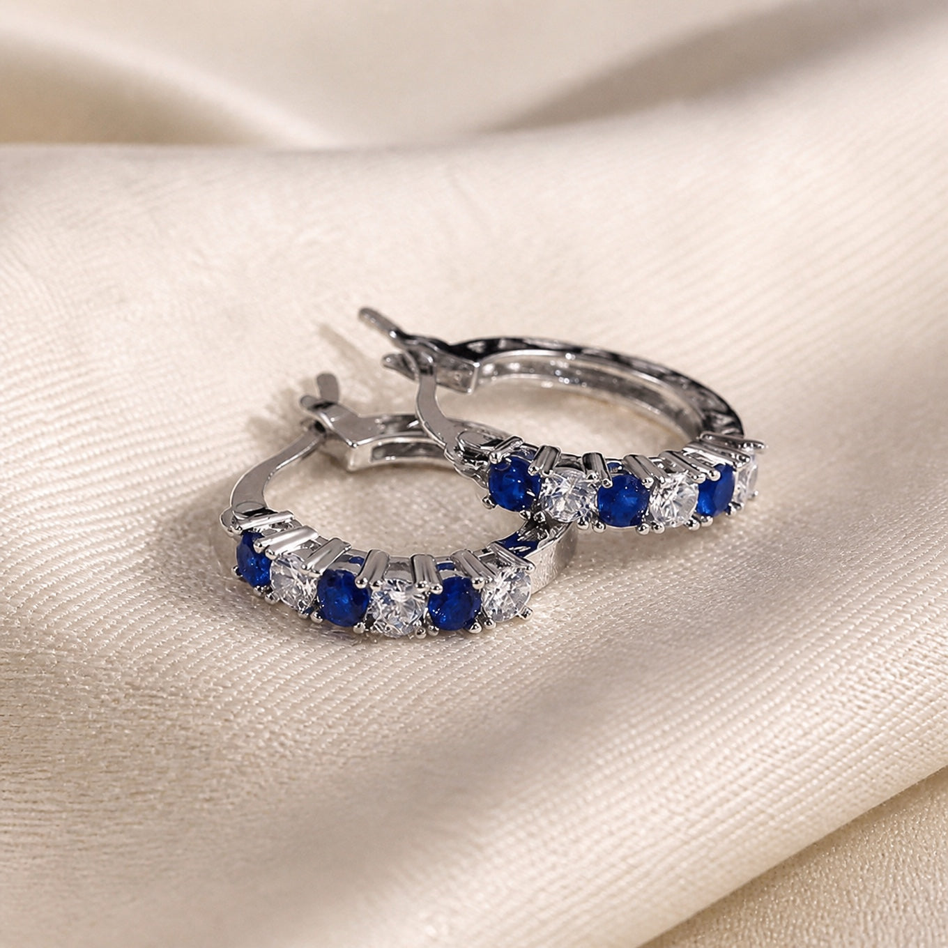 Minimalist Inlaid Zirconia Earrings