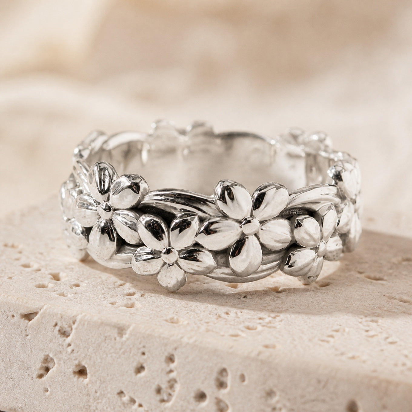 Silver Classic Flower Ring