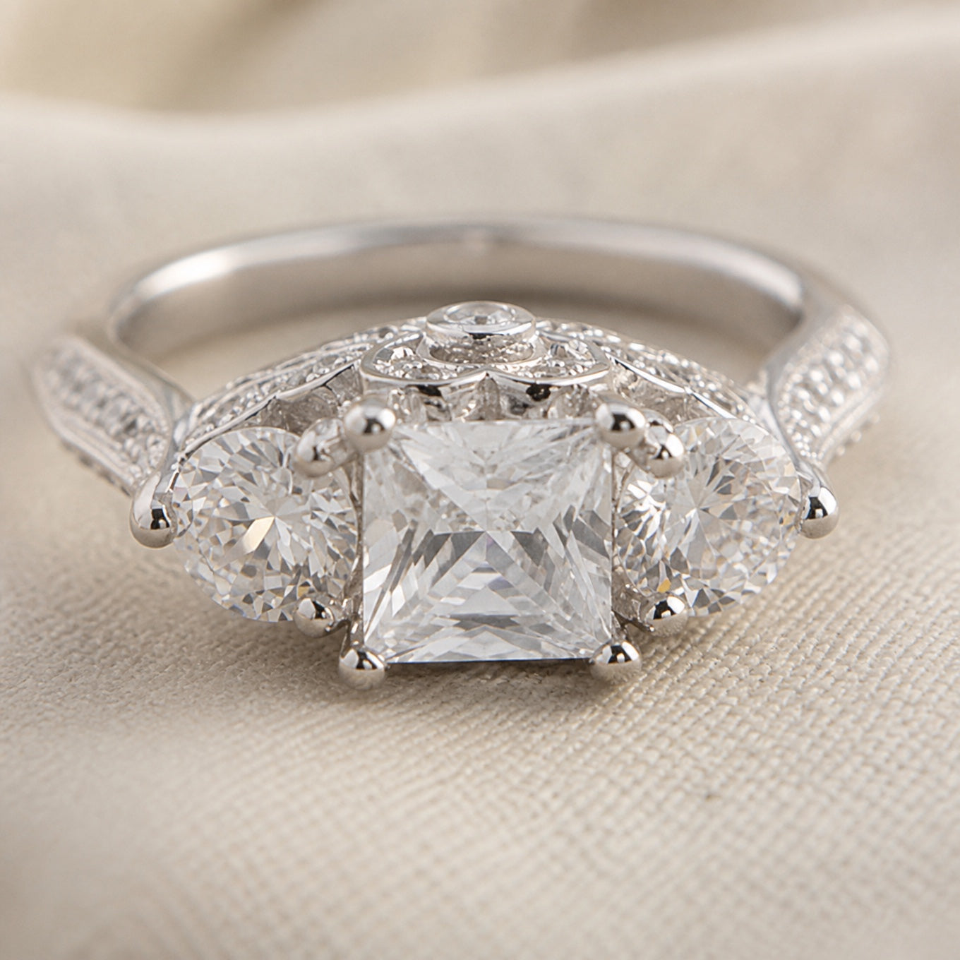 Prestigious Floral Zircon Inlay Ring