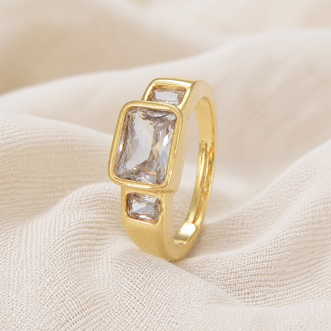 Luxury Contrast Zirconia Ring