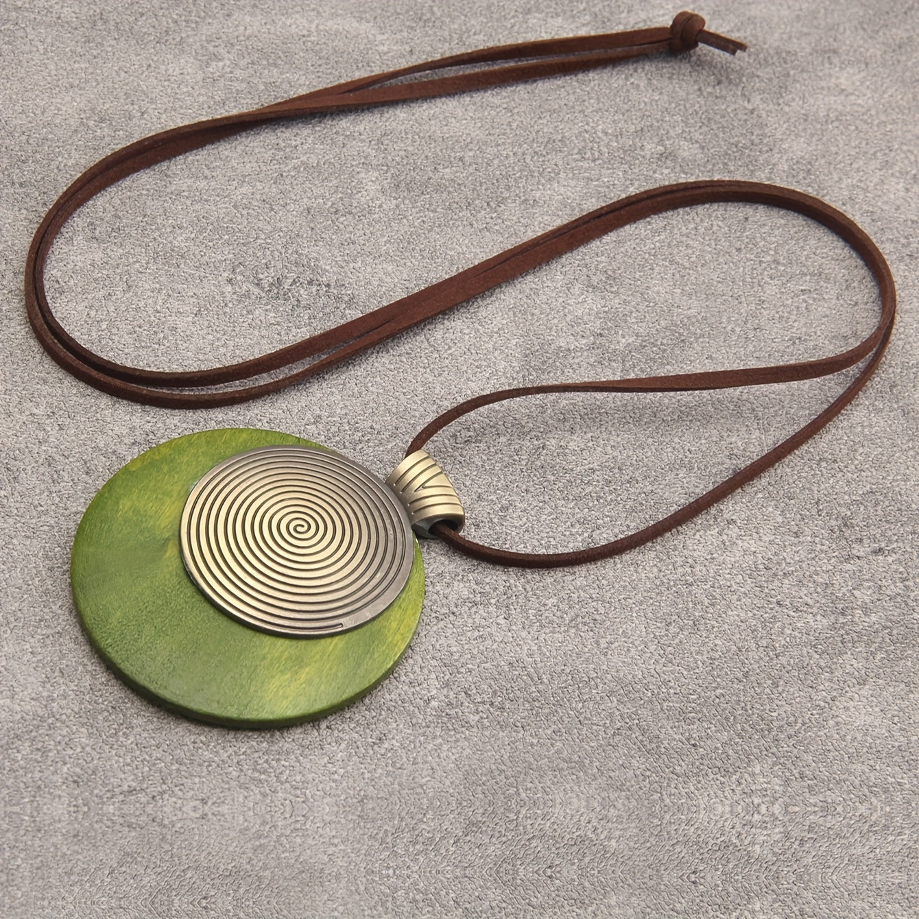 Retro Threaded Pendant Necklace