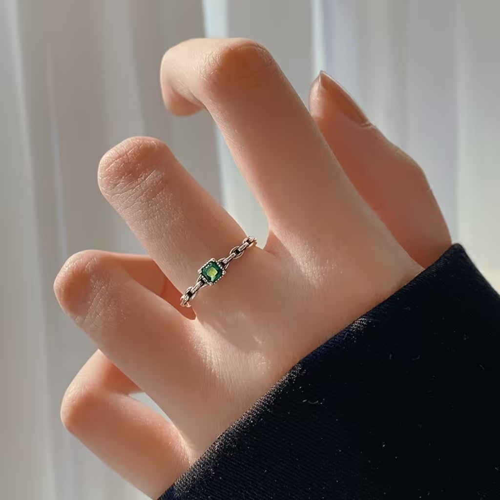 Emerald Link Style Ring