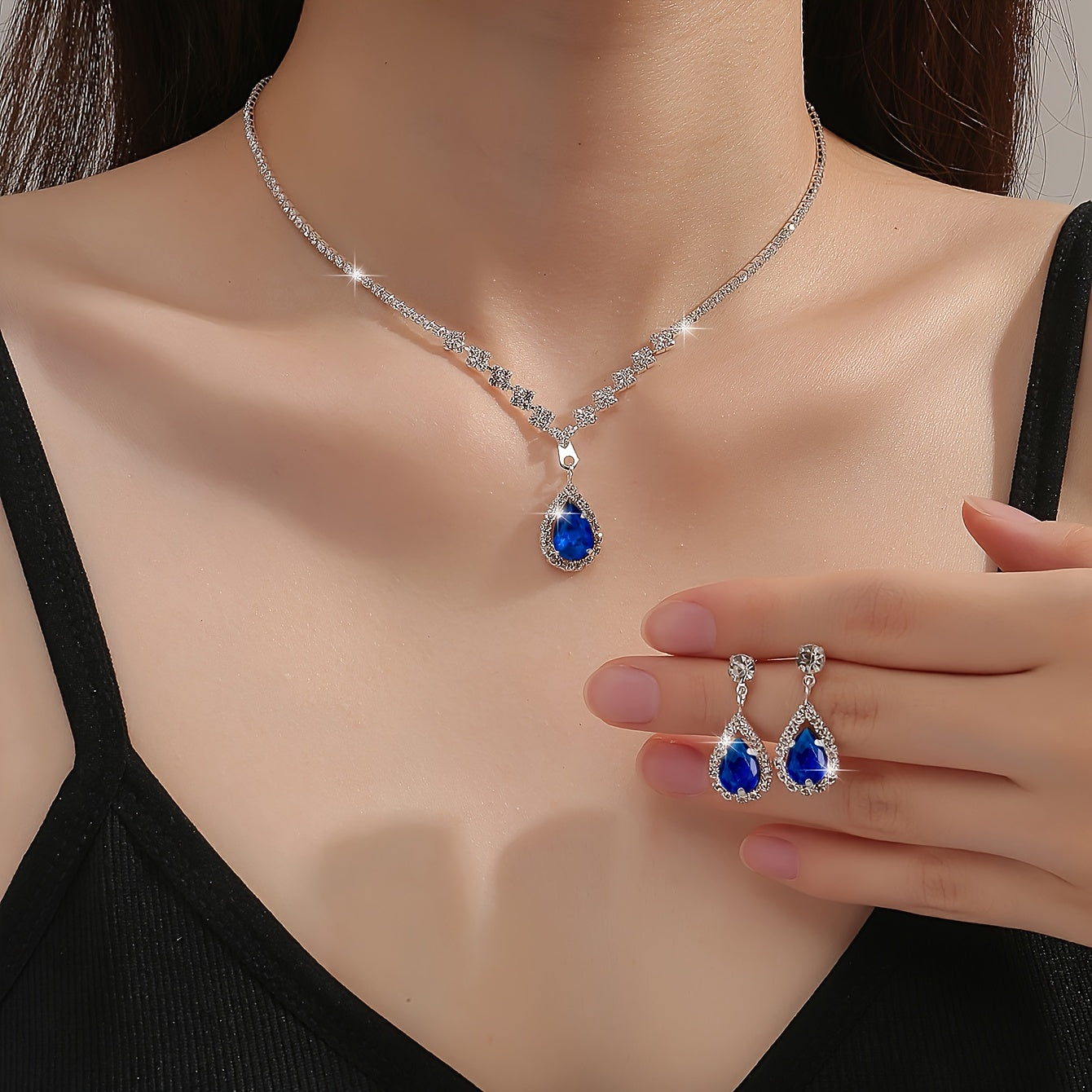 Luxurious Crystals Necklace And Earrings