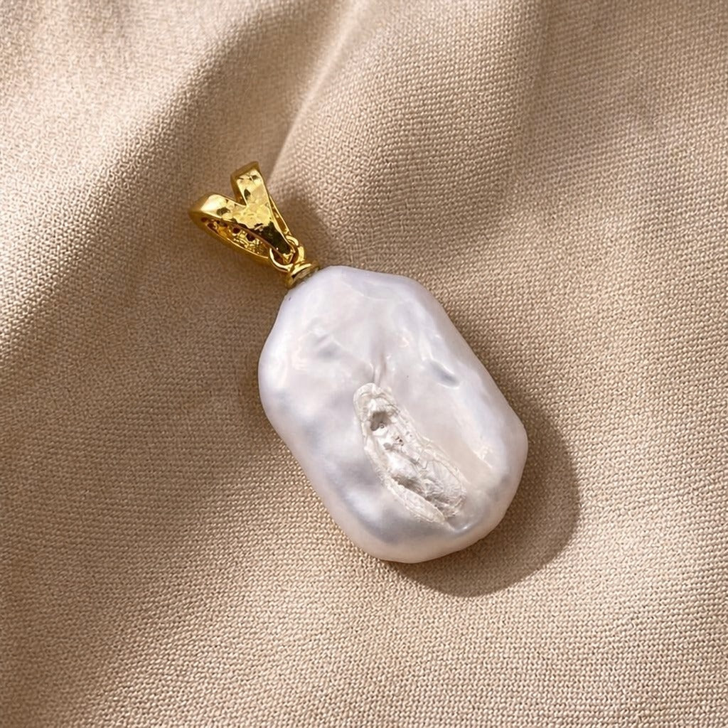Timeless Pearl Gold Pendant