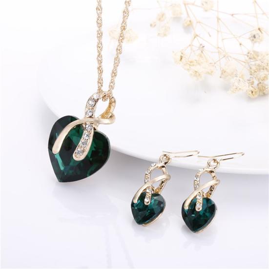 Selena Heart Emerald Set
