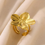 Classic Golden Flower Ring