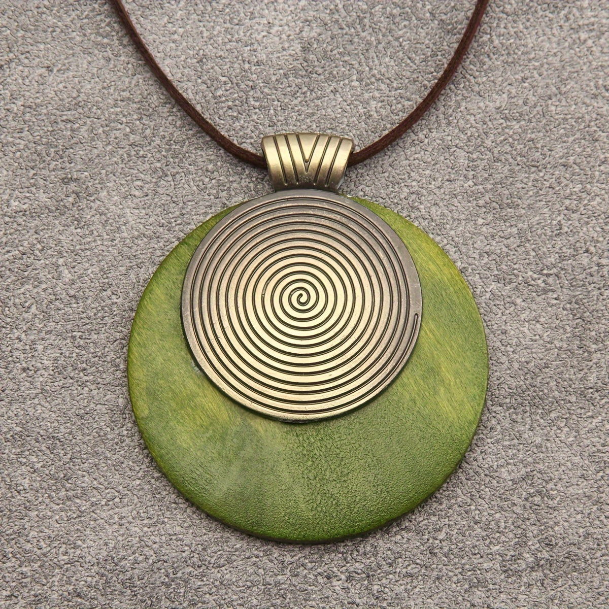 Retro Threaded Pendant Necklace