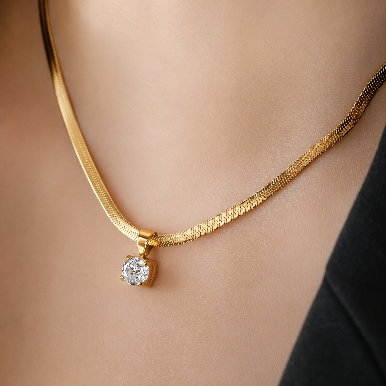 Elegant Rhinestone Pendant Gold Necklace
