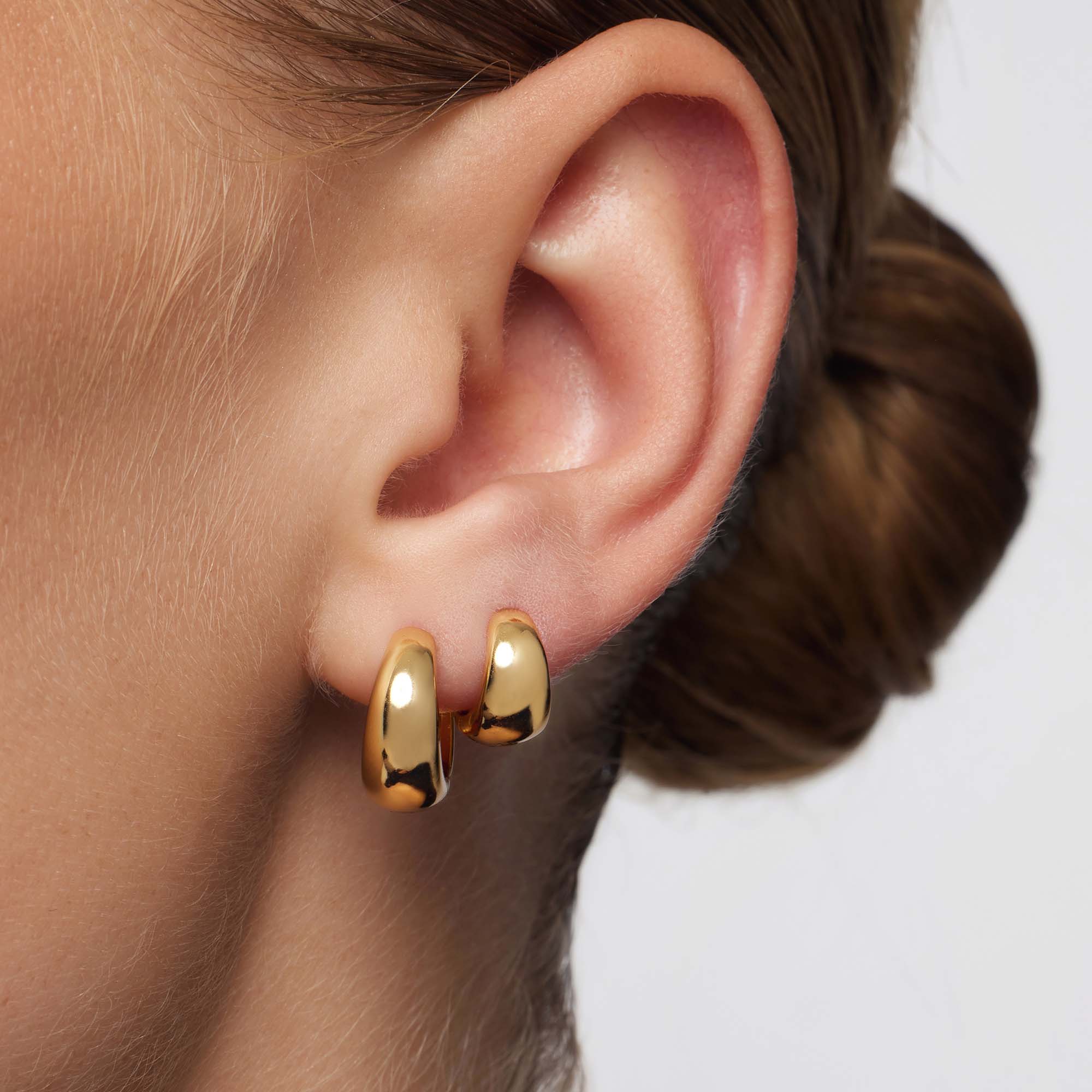 Rue Elegant Golden Hoops
