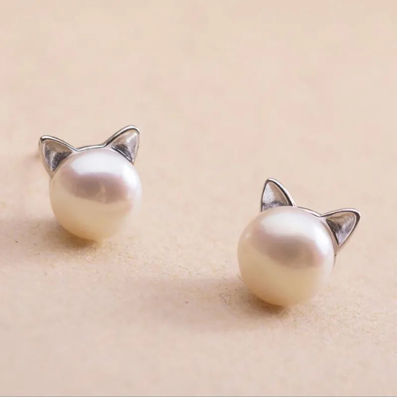 Pearl Cat Stud Earrings