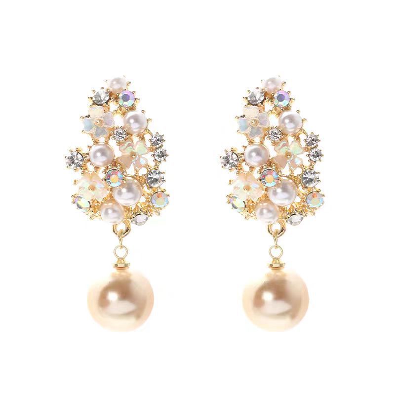 Elegant Flower Pearl Earrings