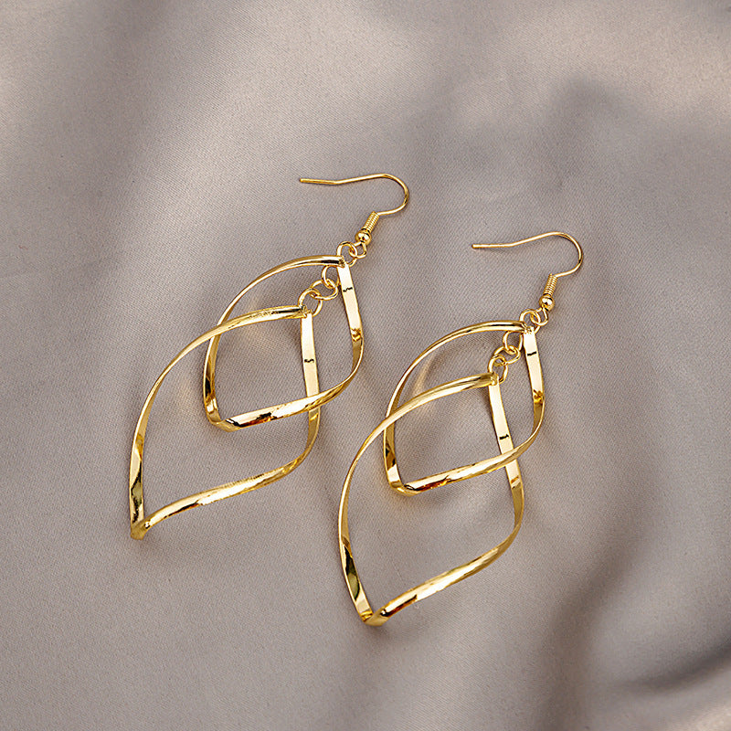 Minimal Gold Layered Drop Earrings