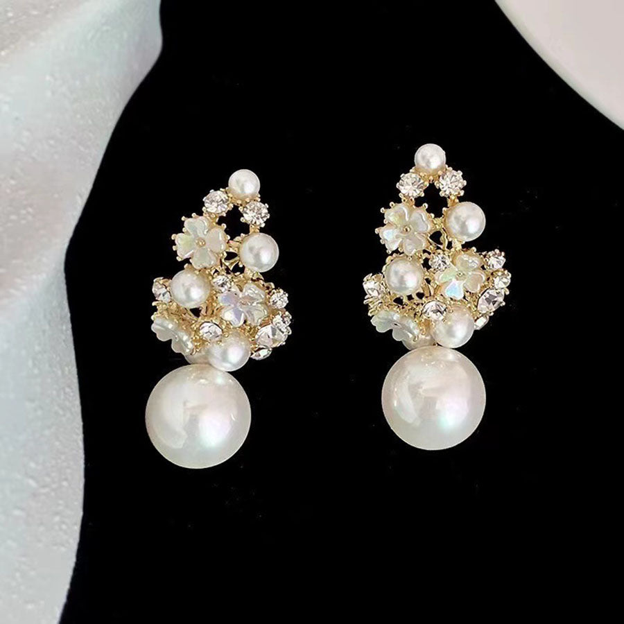 Elegant Flower Pearl Earrings