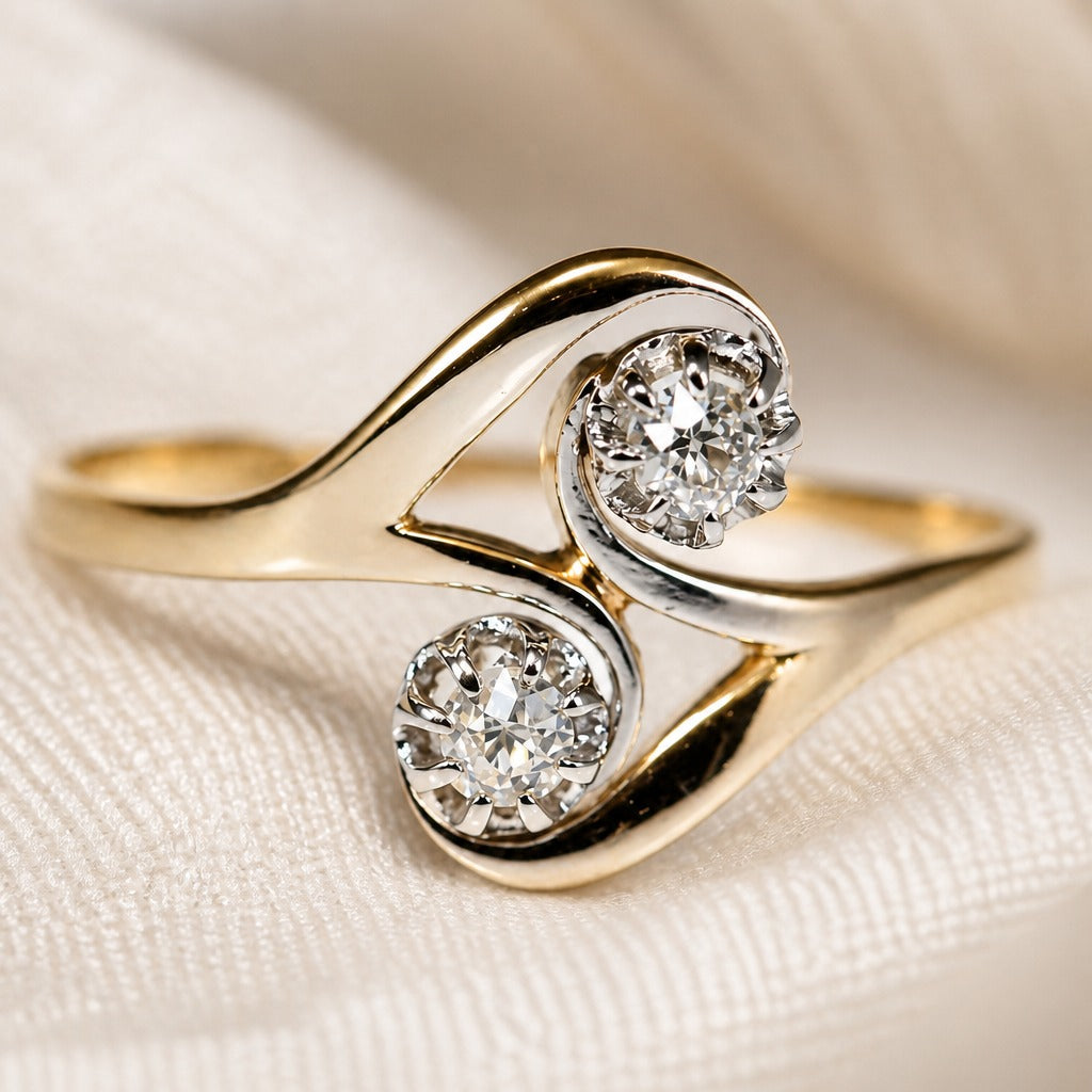 Retro Wavy Zirconia Gold Ring