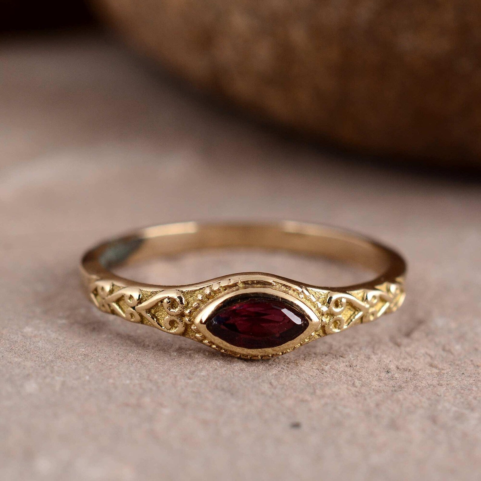 Retro Red Garnet Gold Ring