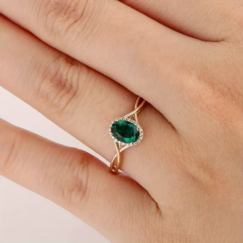 Green Twist Style Ring