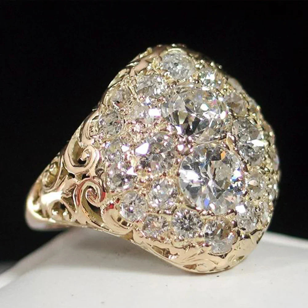 Luxe Gold Round Crystal Ring