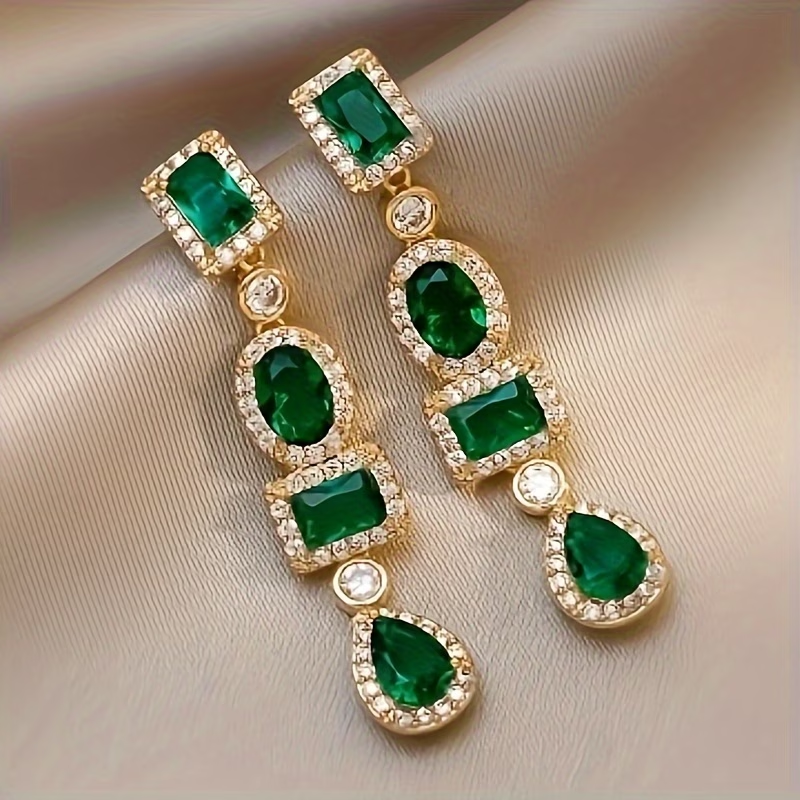 Dangling Emerald Gold Earrings