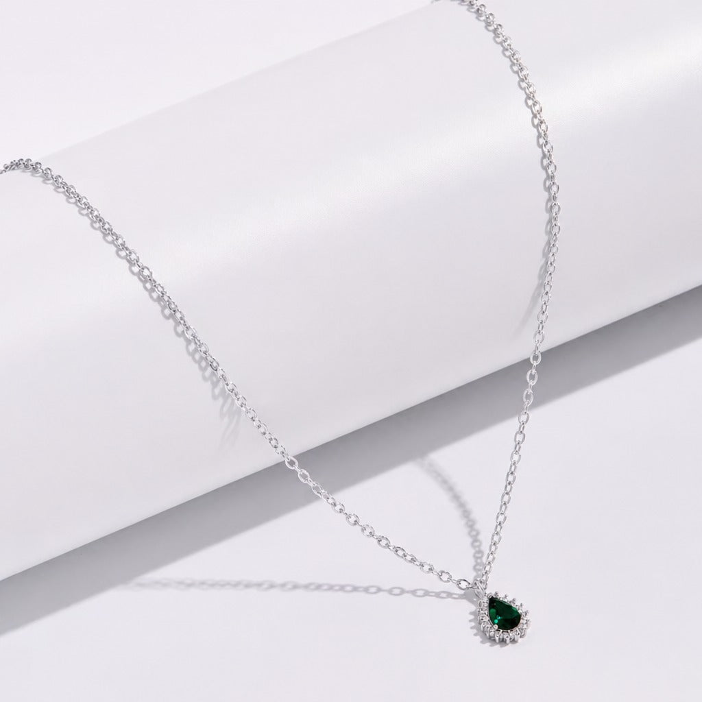 Emerald Stone Dew Necklace