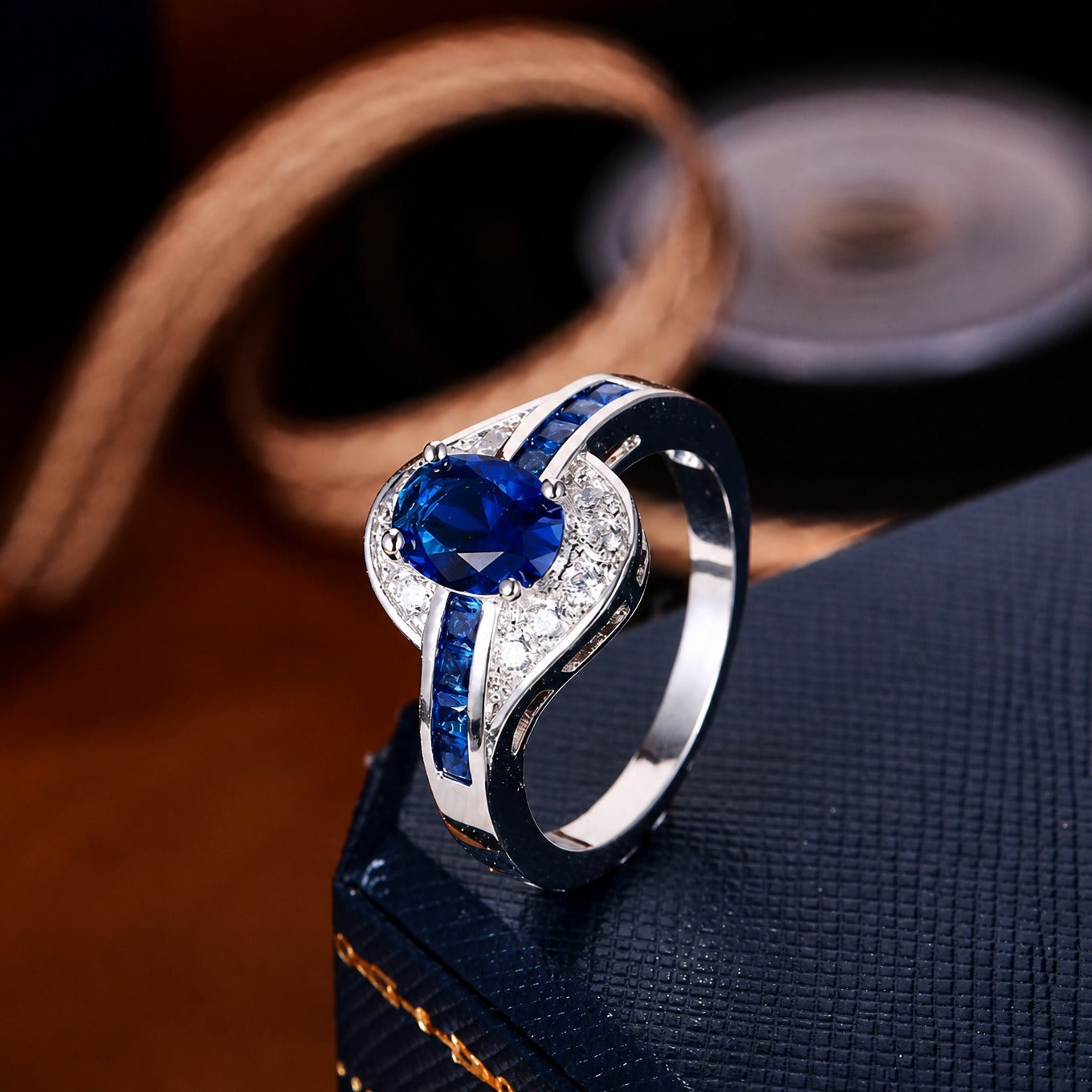 Sapphire Flow White Gold Ring
