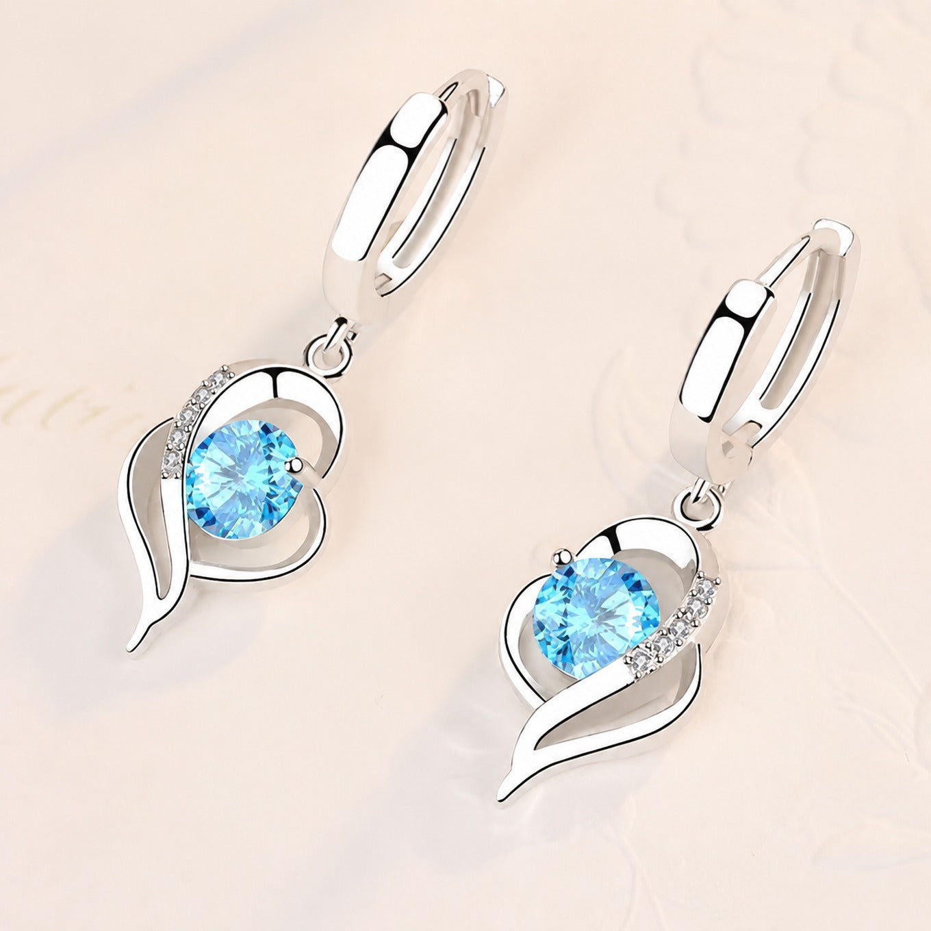 Eclipse Heart White Gold Earrings
