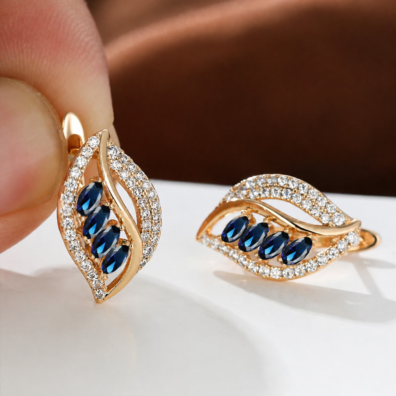 Isola Caelurelle Gold Earrings