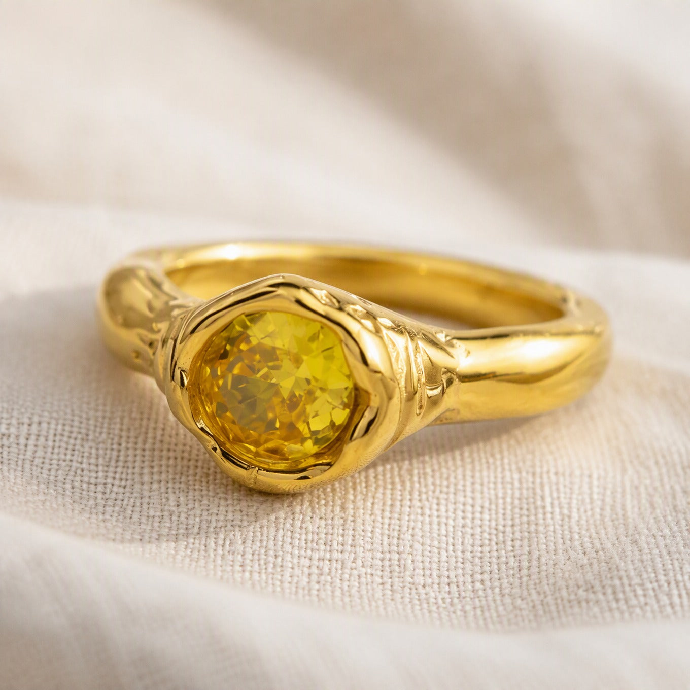 Signature Zircon Gold Ring
