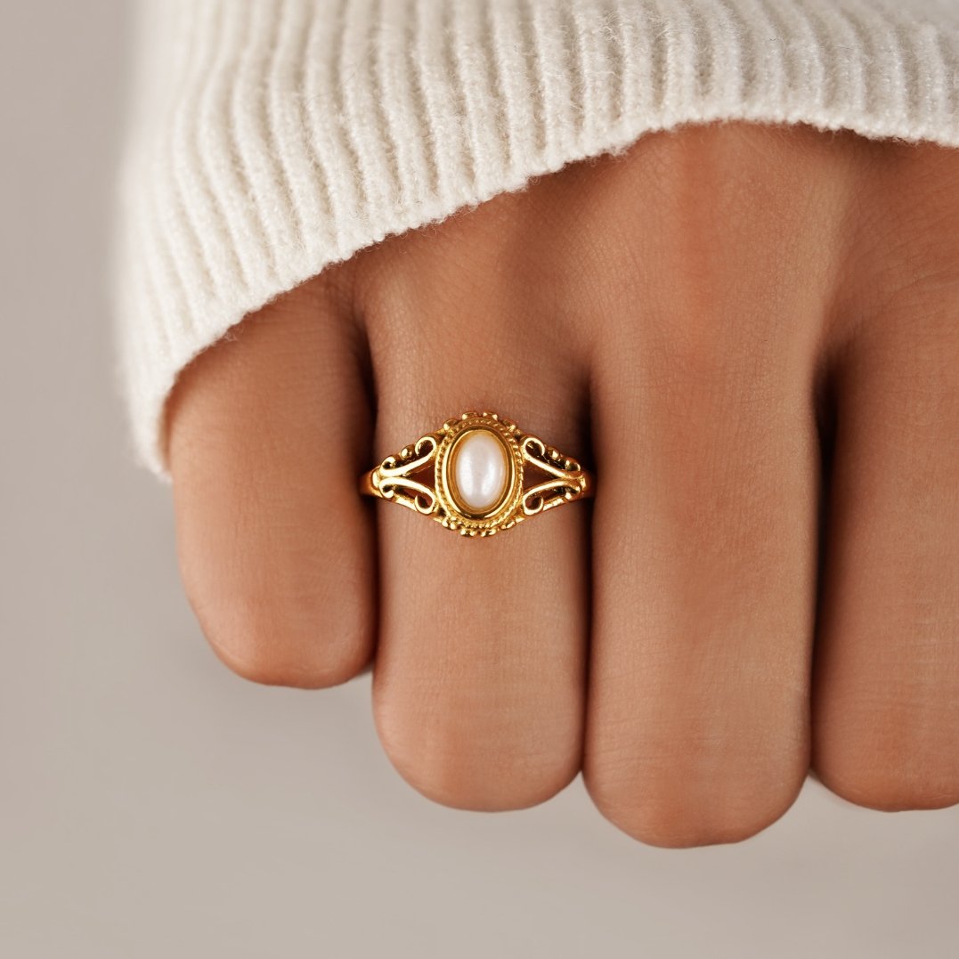Luxe Vintage Pearl Ring