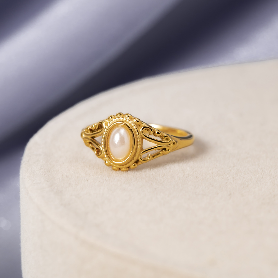 Luxe Vintage Pearl Ring