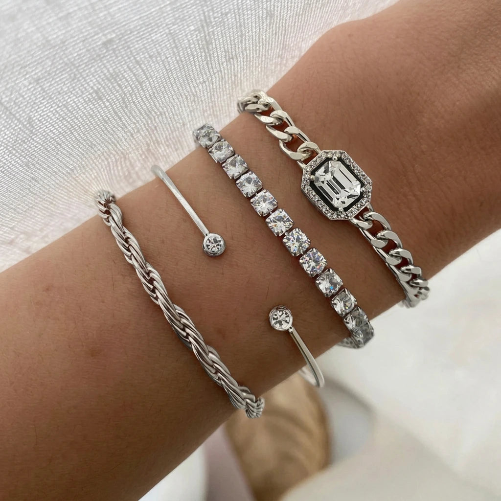 Domitia Calvina White Gold Bracelet Set